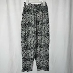 Zubaz Snakeskin Lounge Pants Black and White Size Small